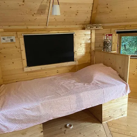 샬레 Cabane, Kota Desire