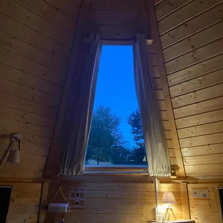 Cabane, Kota Desire *