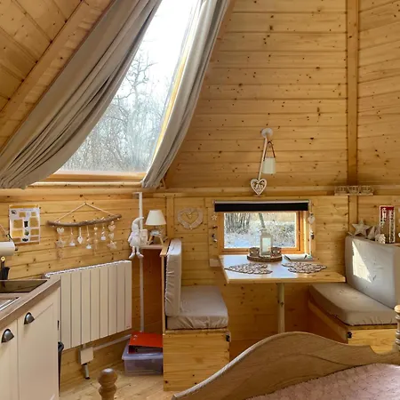Cabane, Kota Desire *