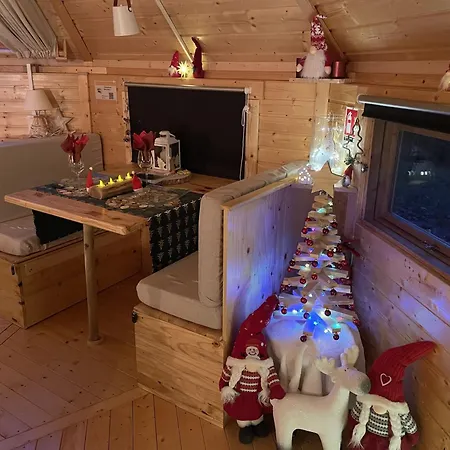Cabane, Kota Desire *