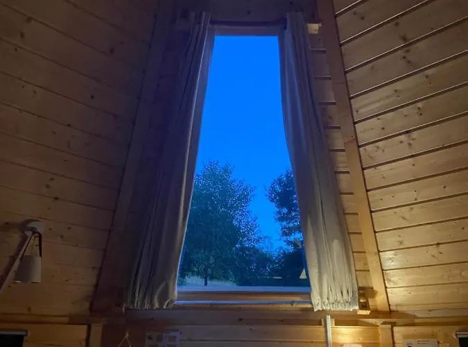 Cabane, Kota Desire *