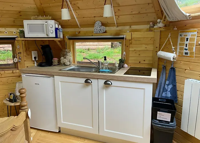 Chalet Cabane, Kota Desire